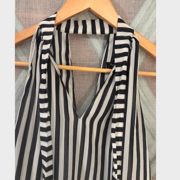 Classy Striped Banana Republic Sleeveless Top with Tie Bow - Picture 5 of 8